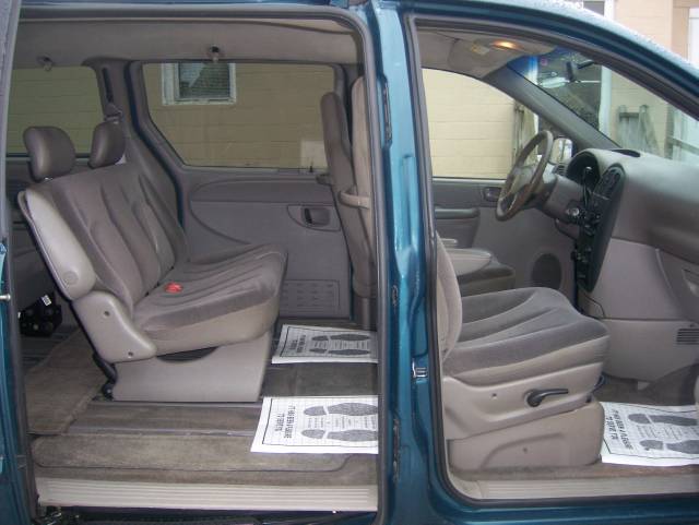 Dodge Grand Caravan 2002 photo 3