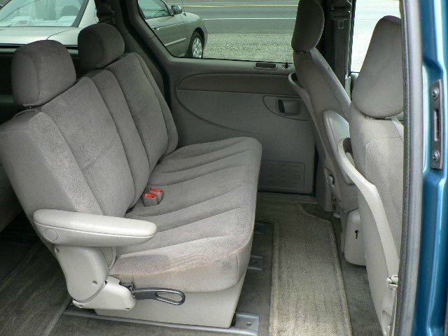 Dodge Grand Caravan 2002 photo 2