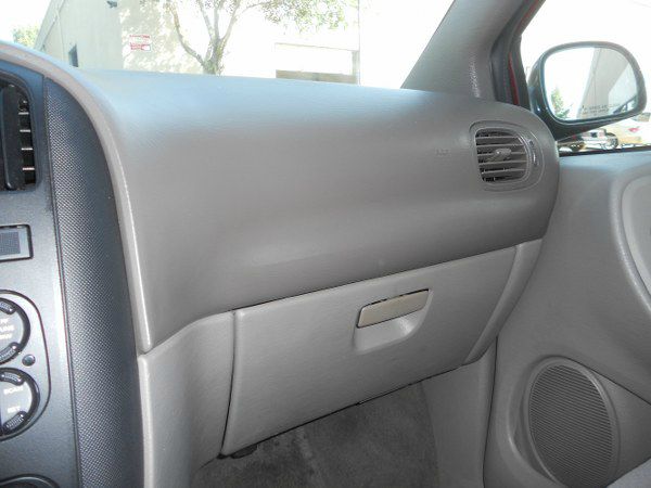 Dodge Grand Caravan 2002 photo 3