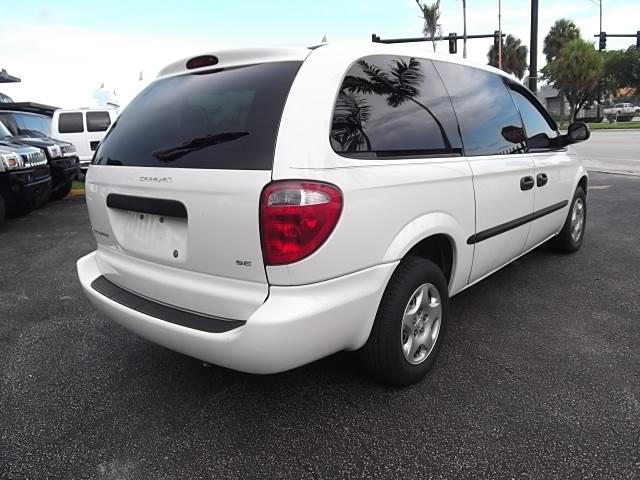 Dodge Grand Caravan 2002 photo 2