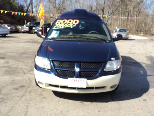 Dodge Grand Caravan 2002 photo 1