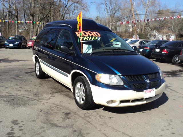 Dodge Grand Caravan 2002 photo 2