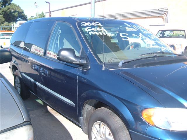 Dodge Grand Caravan 2002 photo 1