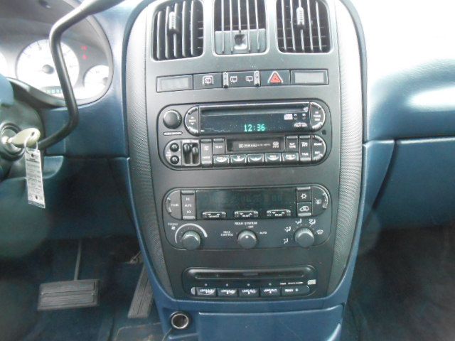 Dodge Grand Caravan 2002 photo 4