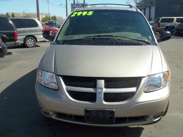 Dodge Grand Caravan 2002 photo 2