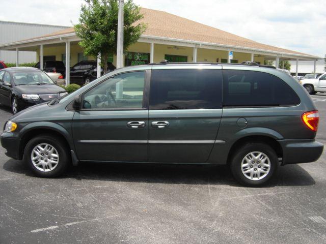 Dodge Grand Caravan 2002 photo 2