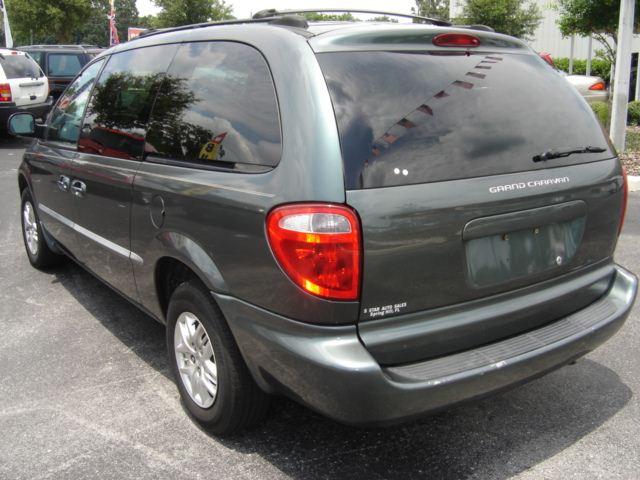 Dodge Grand Caravan 2002 photo 3