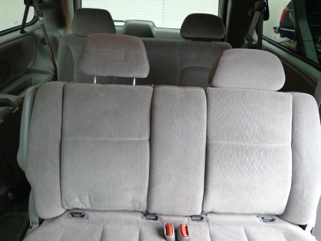 Dodge Grand Caravan 2002 photo 2