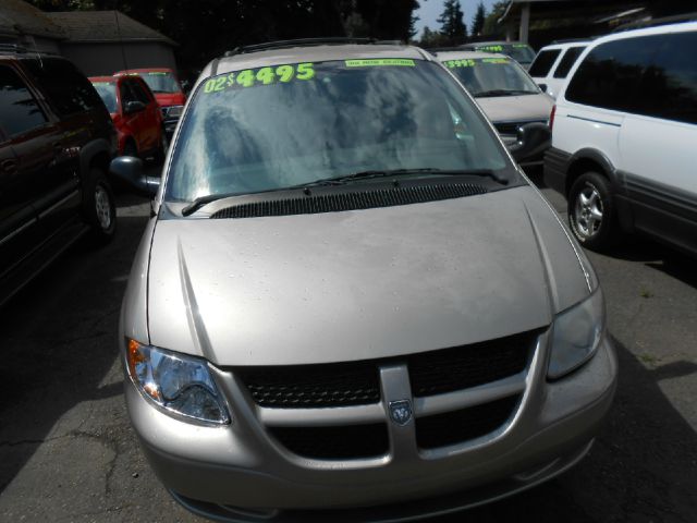 Dodge Grand Caravan 2002 photo 2