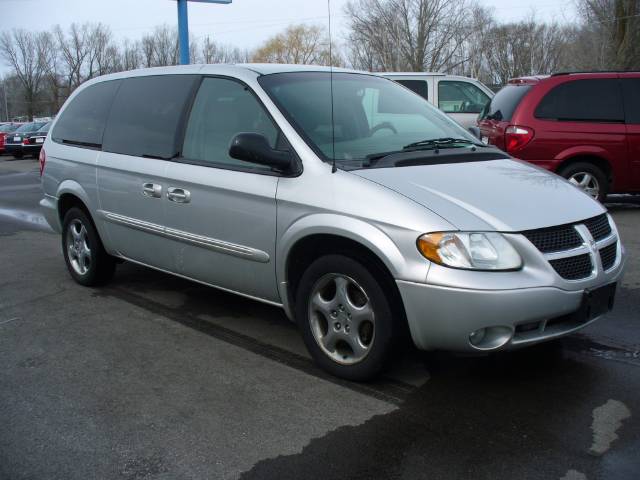 Dodge Grand Caravan 2002 photo 2