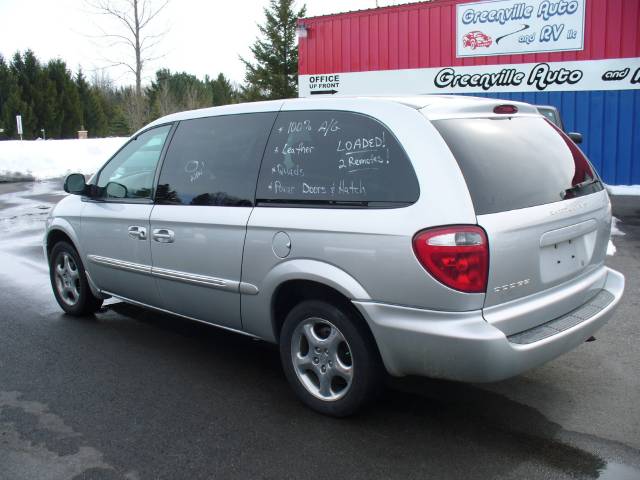 Dodge Grand Caravan 2002 photo 1