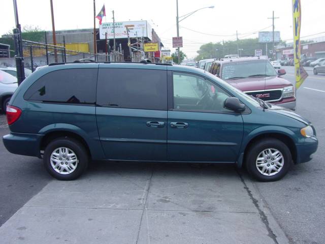 Dodge Grand Caravan 2002 photo 2