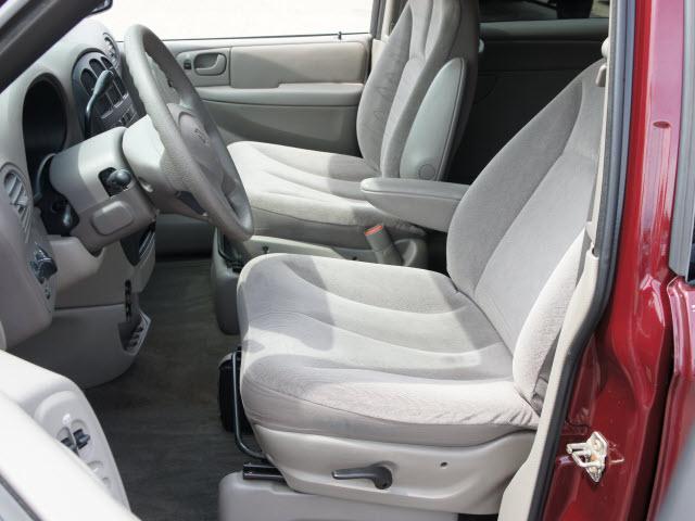 Dodge Grand Caravan 2002 photo 1