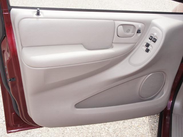 Dodge Grand Caravan 2002 photo 3