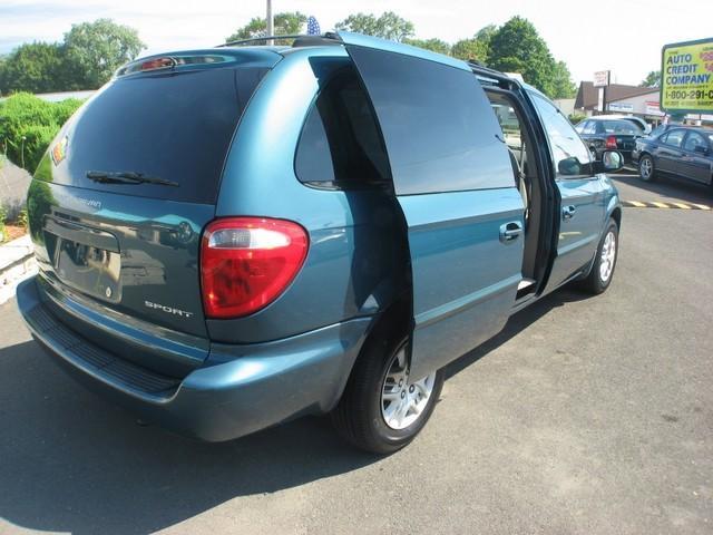 Dodge Grand Caravan 2002 photo 2