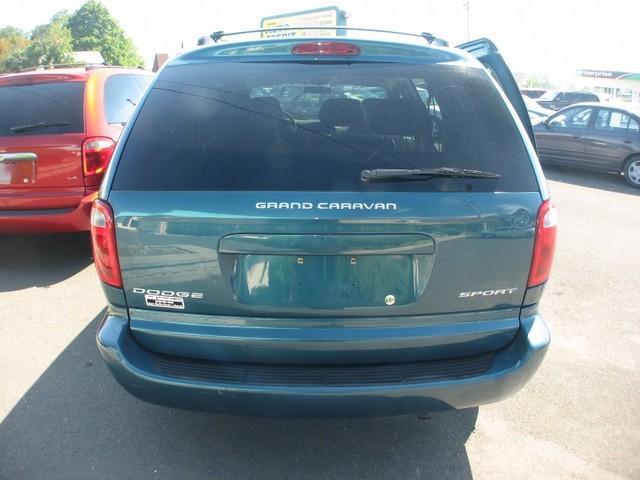 Dodge Grand Caravan 2002 photo 3