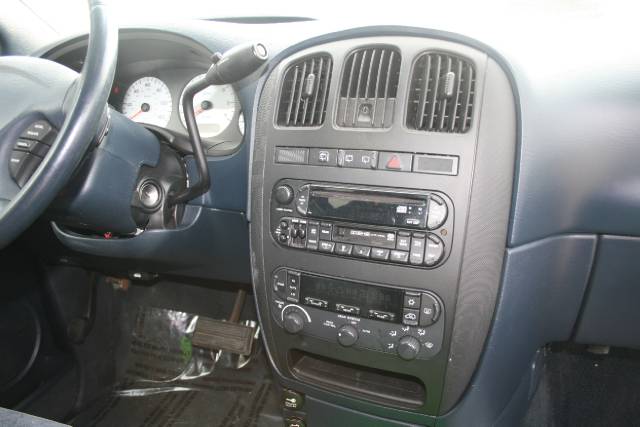 Dodge Grand Caravan 2002 photo 2