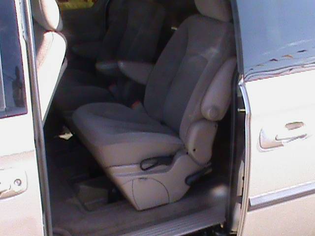 Dodge Grand Caravan 2002 photo 1