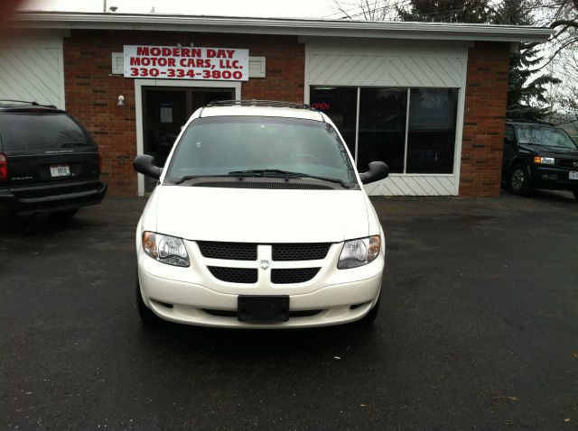 Dodge Grand Caravan 2002 photo 1