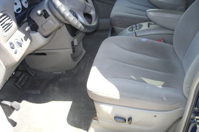 Dodge Grand Caravan 2002 photo 10