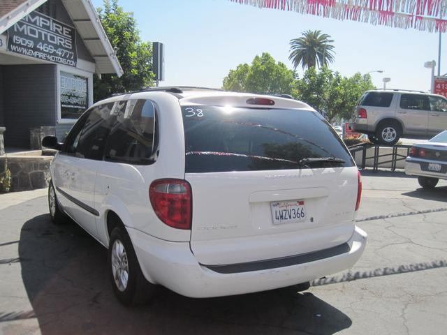 Dodge Grand Caravan 2002 photo 1