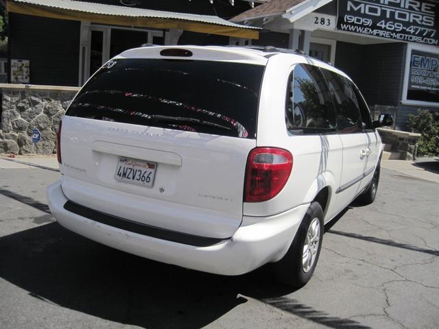 Dodge Grand Caravan 2002 photo 2