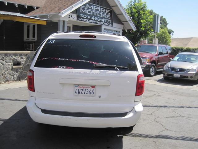 Dodge Grand Caravan 2002 photo 4