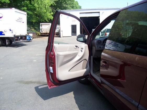 Dodge Grand Caravan 2002 photo 3