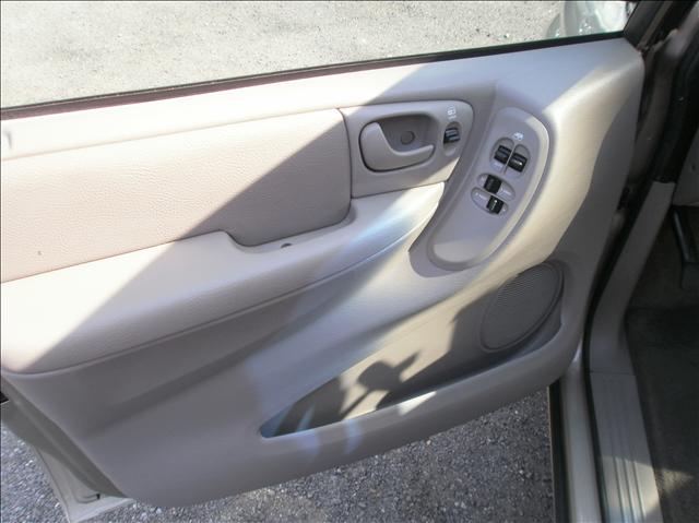 Dodge Grand Caravan 2002 photo 4