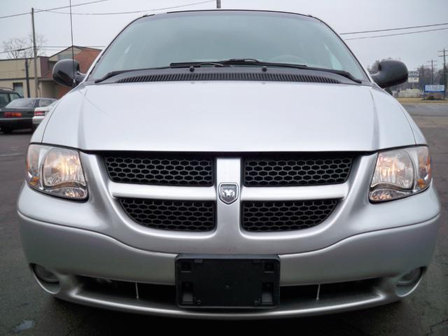 Dodge Grand Caravan 2002 photo 1