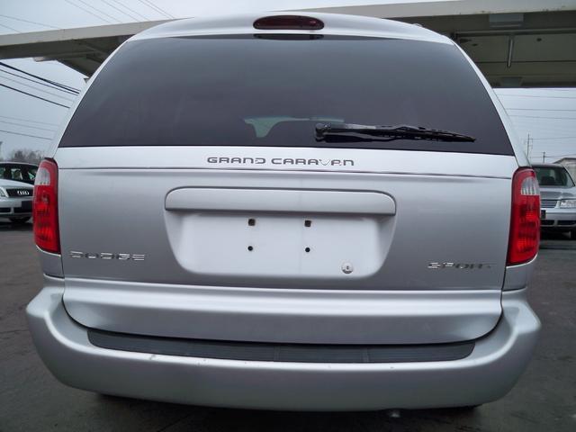 Dodge Grand Caravan 2002 photo 3