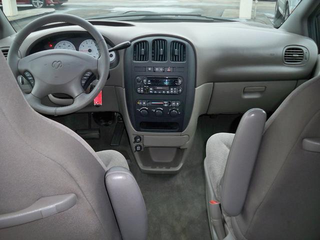 Dodge Grand Caravan 2002 photo 5