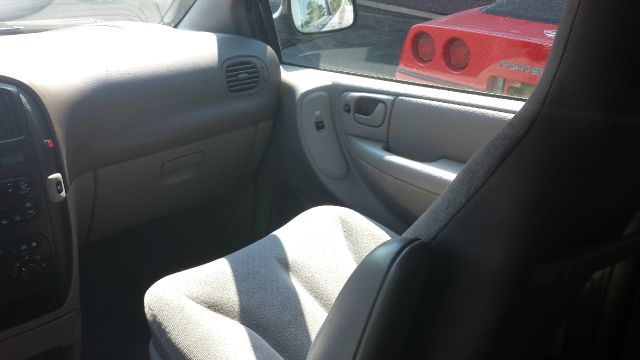 Dodge Grand Caravan 2002 photo 2