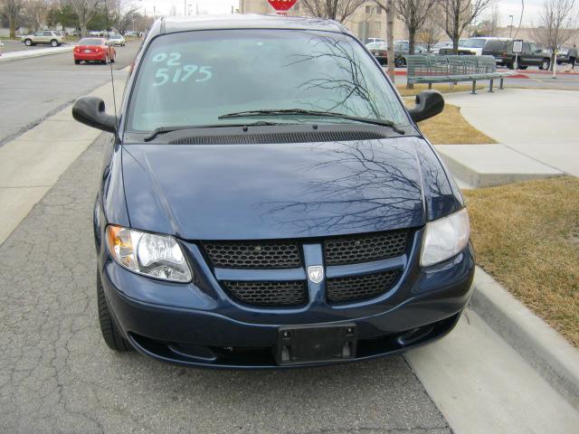 Dodge Grand Caravan 2002 photo 2