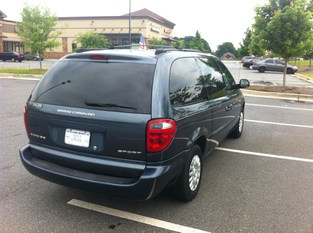 Dodge Grand Caravan 2002 photo 3