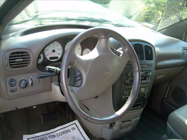 Dodge Grand Caravan 2002 photo 3