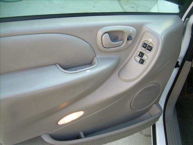 Dodge Grand Caravan 2002 photo 4