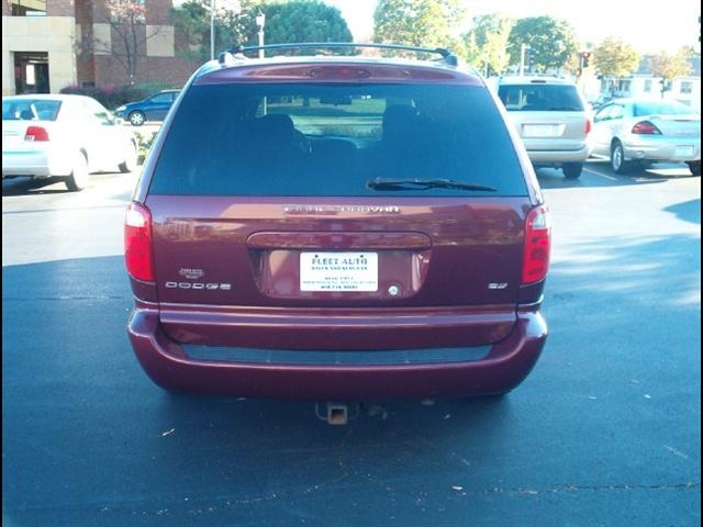 Dodge Grand Caravan 2002 photo 2