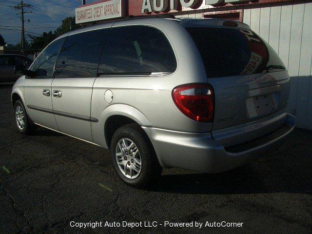 Dodge Grand Caravan 2002 photo 2