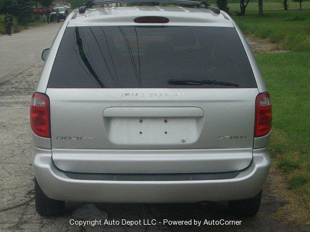 Dodge Grand Caravan 2002 photo 3