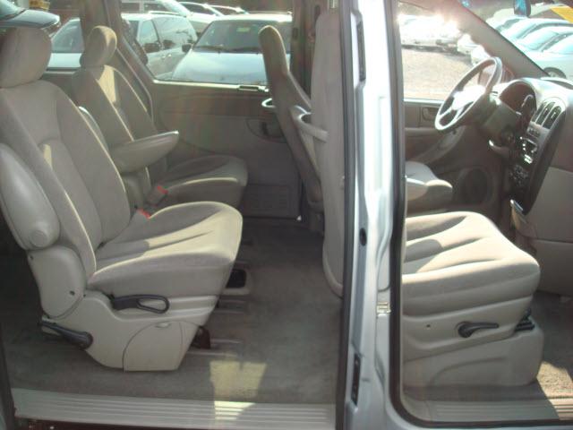 Dodge Grand Caravan 2002 photo 4