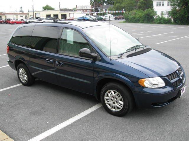 Dodge Grand Caravan 2002 photo 2