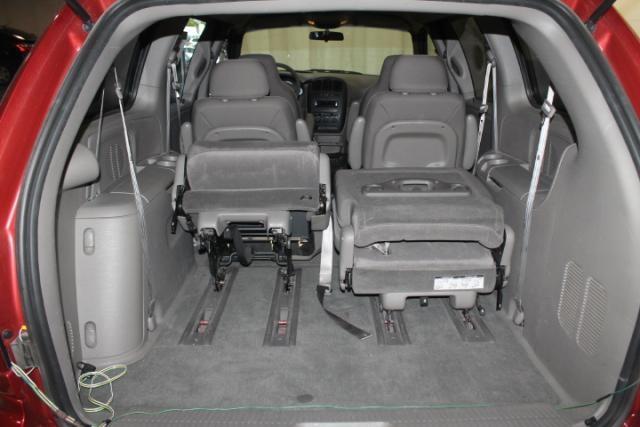 Dodge Grand Caravan 2002 photo 16