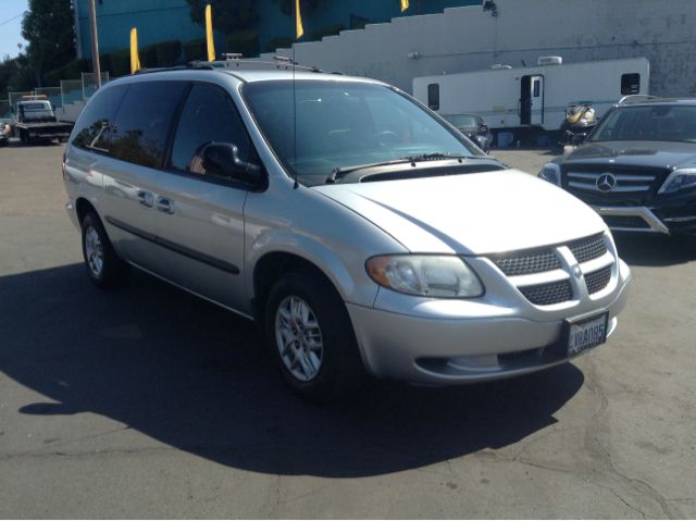 Dodge Grand Caravan 2002 photo 1