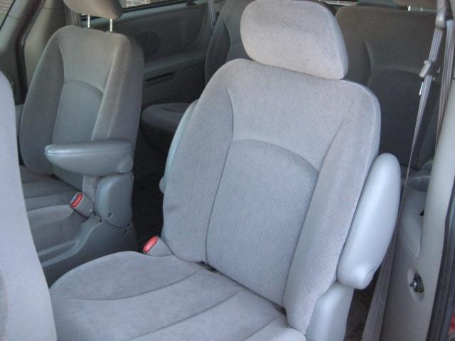 Dodge Grand Caravan 2002 photo 4