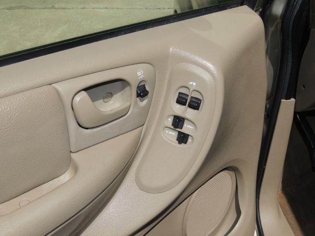 Dodge Grand Caravan 2002 photo 11