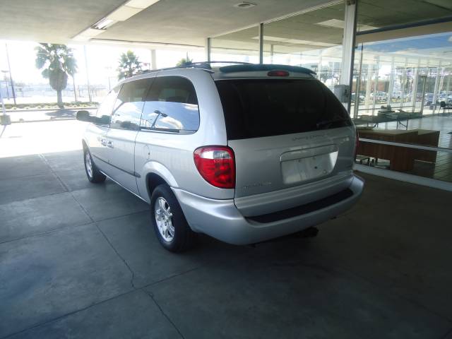 Dodge Grand Caravan 2002 photo 3