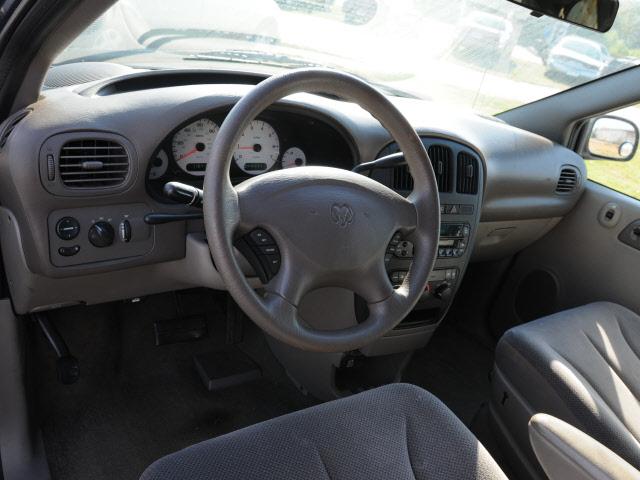 Dodge Grand Caravan 2002 photo 2