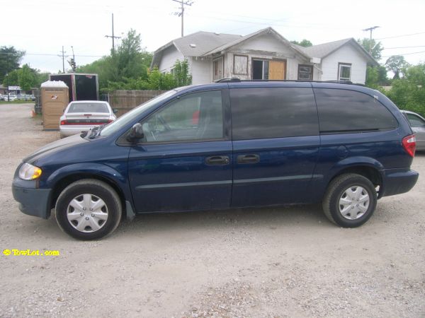 Dodge Grand Caravan 2002 photo 1