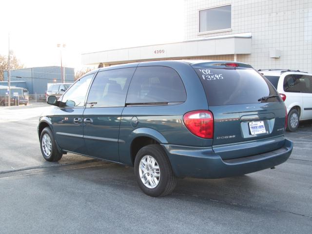 Dodge Grand Caravan 2002 photo 2